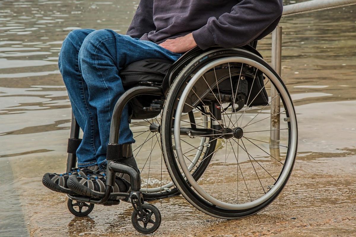 Zaawansowany stopień niepełnosprawności - ulgi, zasiłek, przywileje