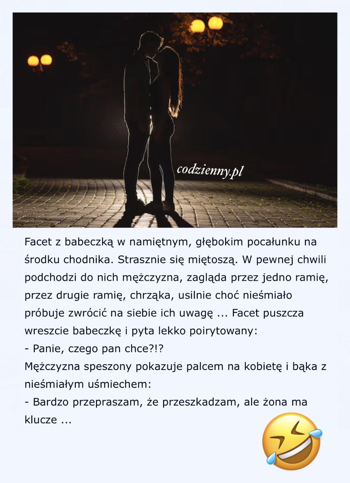 Pocałunek na chodniku 