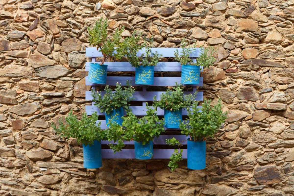 Kwietnik z palet do ogrodu - Galeria zdjęć inspiracji DIY